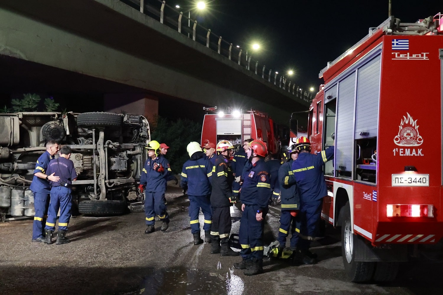 Ασπρόπυργος: Θρήνος στην Πυροσβεστική - 45χρονος αρχιπυροσβέστης ο άνδρας που σκοτώθηκε – Στο νοσοκομείο ακόμα δυο πυροσβέστες (βίντεο)