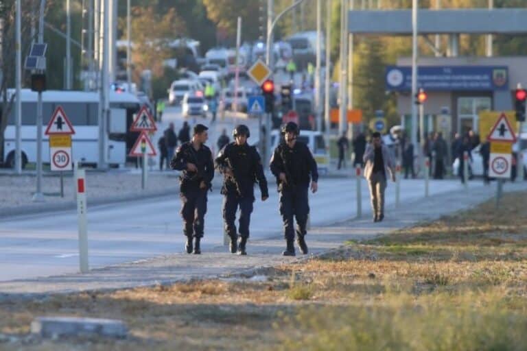 Τουρκία: Έξι νεκροί και 14 τραυματίες από την τρομοκρατική επίθεση – Το ΥΠΕΞ καταδικάζει το χτύπημα στην Αεροδιαστημική Βιομηχανία