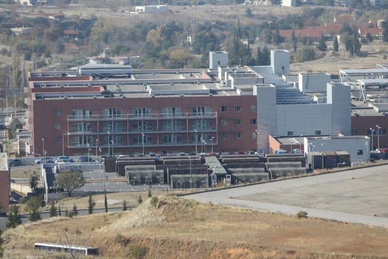 Θεσσαλονίκη: Νέα στοιχεία για τον θάνατο του διευθυντή της Νευρολογικής του 424 Στρατιωτικού Νοσοκομείου – Κατέρρευσε ενώ άλλαζε ρούχα