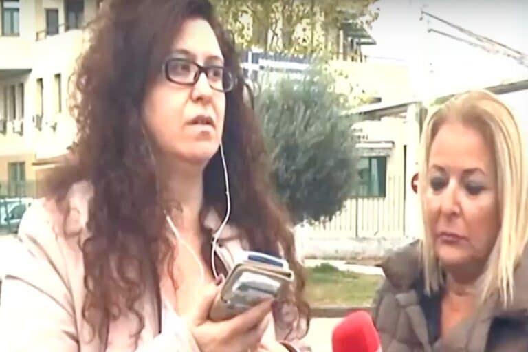 Δολοφονία στο Αγρίνιο: Η αδερφή του 30χρονου παίρνει το μέρος του – «Μας απειλούν ότι θα ντυθούμε στα μαύρα» (βίντεο)