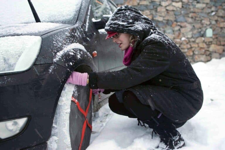 Αυτοκίνητο: Το πρόστιμο αν δεν έχετε αντιολισθητικές αλυσίδες στο όχημά σας