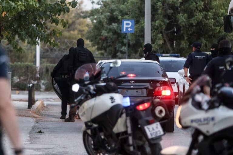 Έκρηξη στους Αμπελόκηπους: Για τρομοκρατία κατηγορούνται οι συλληφθέντες – Ποινικές διώξεις για 4 κακουργήματα και 2 πλημμελήματα!