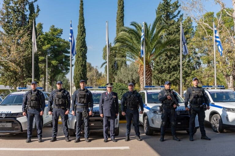 Αυτά είναι τα πέντε υβριδικά οχήματα που δωρήθηκαν στην ΕΛ.ΑΣ. (εικόνες)