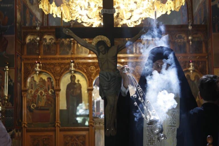 Λάρισα: Συμμορία «χτύπησε» 49 ναούς και έκλεψε τάματα και καμπάνες – Ανάμεσά τους ένας ανήλικος