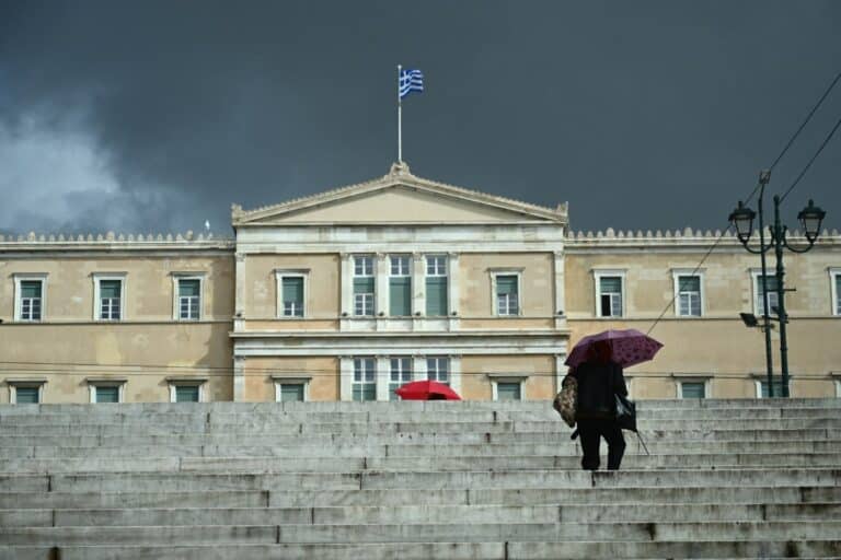 Έρχεται κύμα κακοκαιρίας που θα «χτυπήσει» την Αττική – «Προσοχή στις βροχές τις επόμενες ώρες»