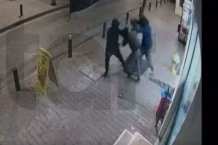 Βύρωνας: Υπάλληλος έδωσε μάχη με ληστές για να «σώσει» το μίνι μάρκετ (βίντεο)