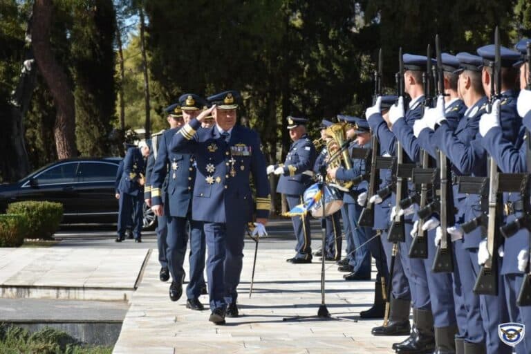 Πραγματοποιήθηκε επιμνημόσυνη Δέηση στο Μνημείο Πεσόντων Αεροπόρων στο Τατόι (εικόνες)