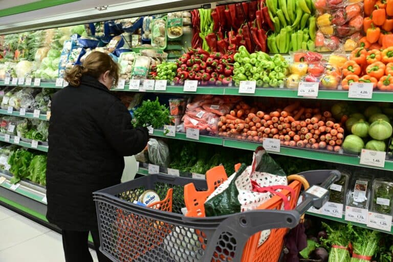 «Καμπανάκι» στους καταναλωτές: Μην αγοράζετε τρόφιμα όταν γράφουν αυτό στην ετικέτα!