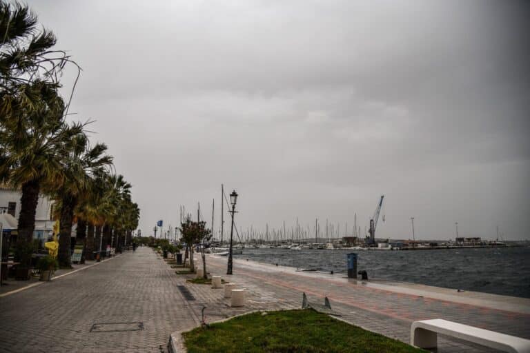 Καιρός σήμερα (11/11): Νεφώσεις και θερμοκρασία έως 20 βαθμούς – Πού θα σημειωθούν βροχές