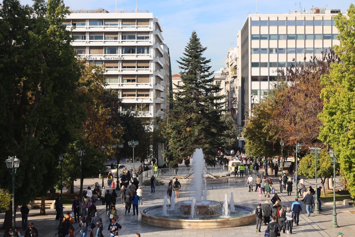 syntagma kosmos 25 11 24