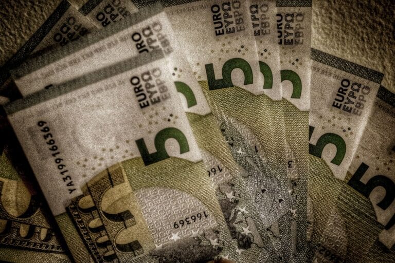 Το καλοκαίρι οι αποφάσεις για τη μείωση της φορολογίας – Τον Σεπτέμβριο οι ανακοινώσεις