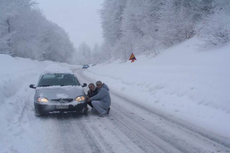 Δυτική Μακεδονία: Σε ποιους δρόμους χρειάζονται αντιολισθητικές αλυσίδες ή χιονολάστιχα