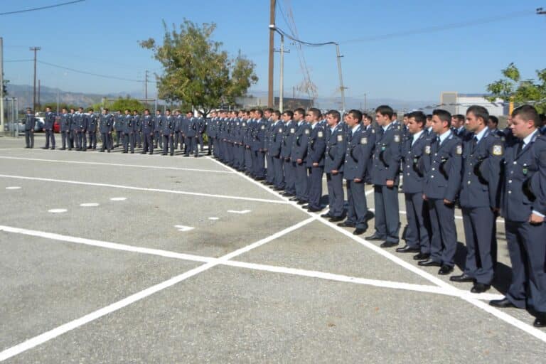 Ρωτήσαμε την Τεχνητή Νοημοσύνη πώς θα είναι η Ελληνική Αστυνομία το 2050 – Από την αναγνώριση προσώπου με AI μέχρι τη δημόσια συμμετοχή!