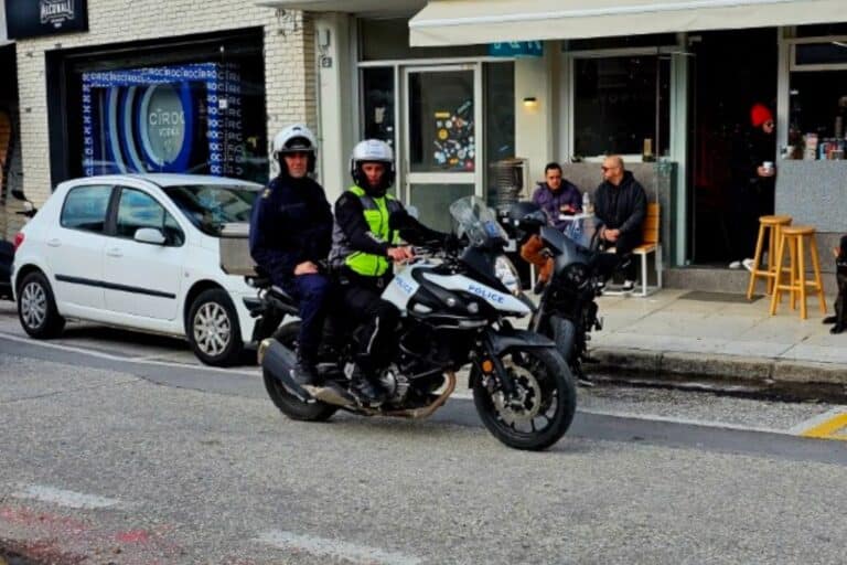 Τρίκαλα: Περιπολίες με τη μηχανή από τον διοικητή της Τροχαίας, Κώστα Κωστακόπουλο