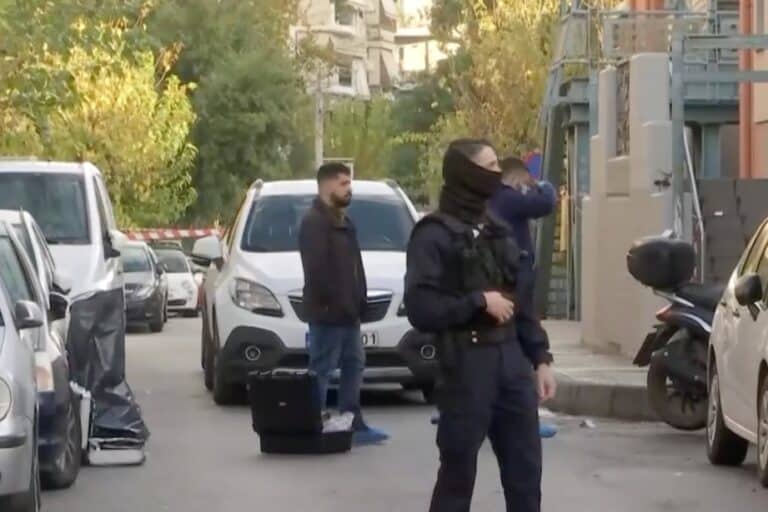 Σοκ στο κέντρο της Αθήνας: Βρέθηκε μαχαιρωμένος άνδρας στο σταθμό ΗΣΑΠ Άγιος Ελευθέριος!