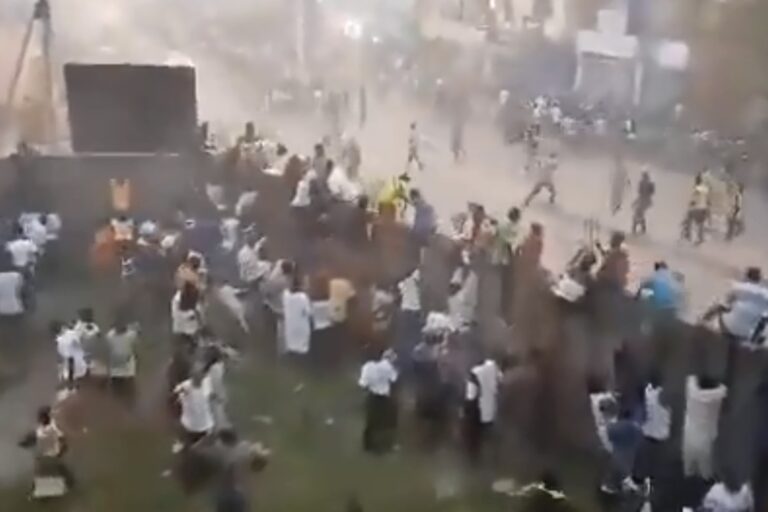 Γουινέα: Δεκάδες νεκροί σε επεισόδια κατά τη διάρκεια ποδοσφαιρικού αγώνα