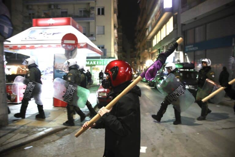 Διώξεις στους 109 συλληφθέντες των επεισοδίων στη Θεσσαλονίκη – Αφέθηκαν ελεύθεροι