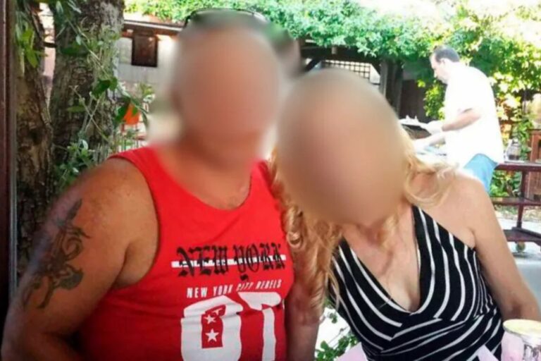 Γυναικοκτονία στη Θεσσαλονίκη: Με δυο μαχαίρια ο 46χρονος σκότωσε τη σύζυγό του – «Μέσα σε δυο μέρες χάσαμε τη μάνα μας!» (βίντεο)