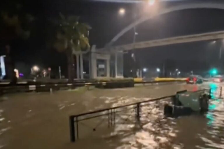 Υγειονομικό «καμπανάκι» για τη «λυματοθάλασσα» στην Ποσειδώνος: «Ένα σωρό ενεργά παθογόνα στην λεωφόρο»