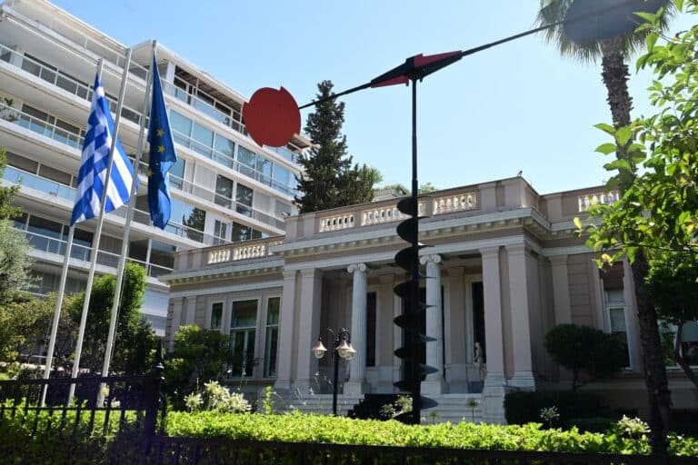 Κυβερνητικές πηγές: Θα εξαντλήσουμε κάθε δημοσιονομικό περιθώριο και για τα σώματα ασφαλείας