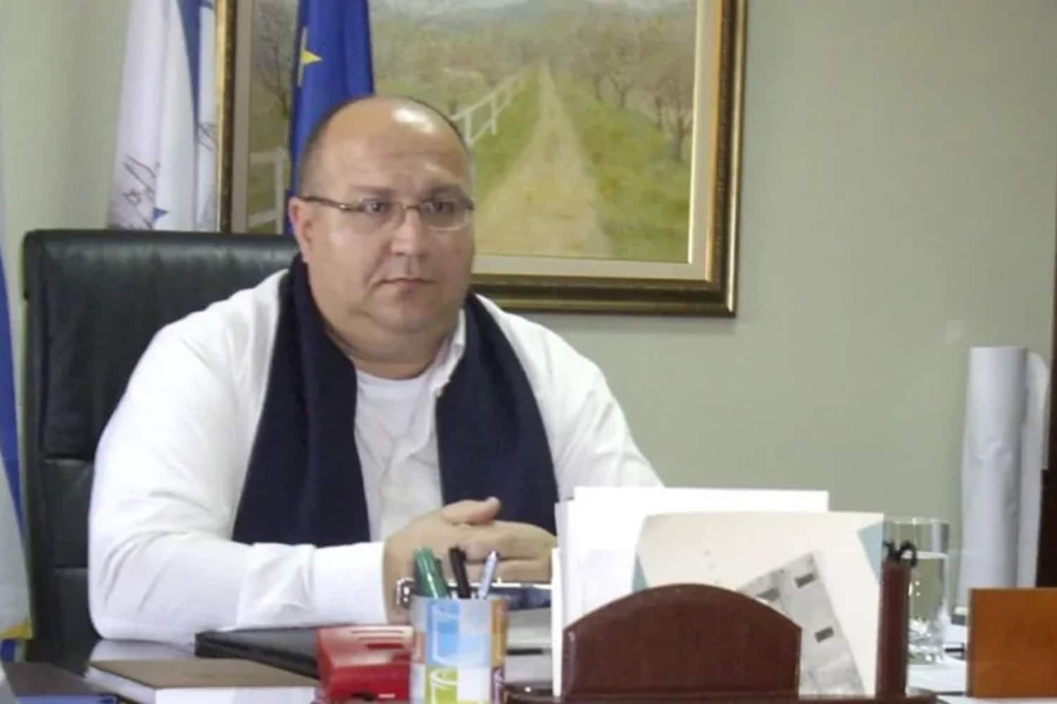 mpampis andrwnis 25 12