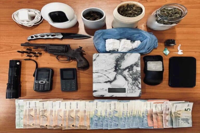 Συνελήφθη 28χρονος στη Μυτιλήνη για διακίνηση ναρκωτικών – Κατασχέθηκε όπλο, κοκαΐνη και κάνναβη