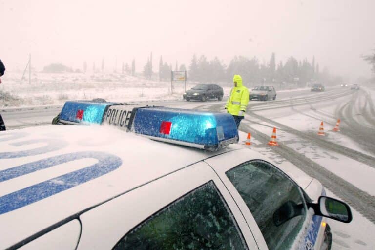 Καιρός σήμερα (12/1): Βροχές και πτώση της θερμοκρασίας – Σε ποιες περιοχές θα χιονίσει