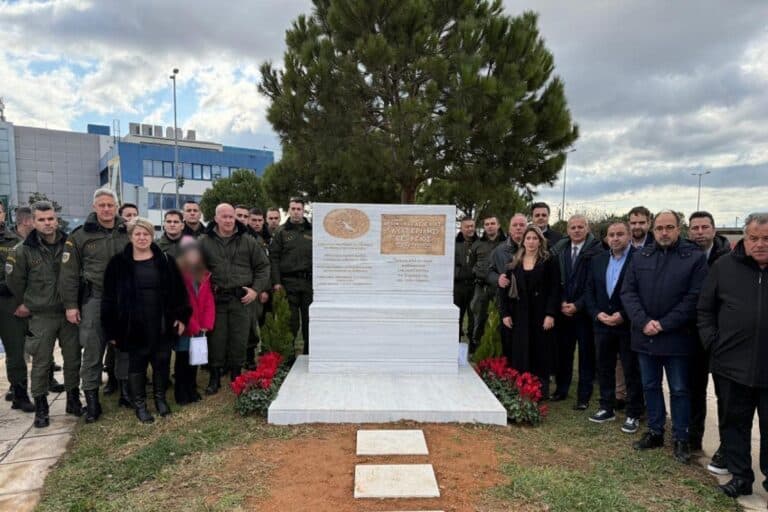 Γιώργος Λυγγερίδης: Σε κλίμα συγκίνησης πραγματοποιήθηκαν τελετές τιμής και μνήμης για τον αδικοχαμένο αστυνομικό (εικόνες)