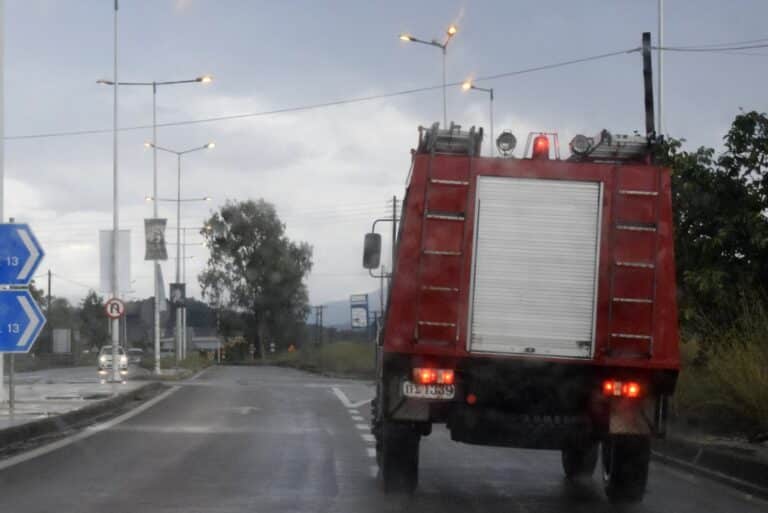 Κακοκαιρία «Bora»: Ήχησε το «112» στη Χαλκιδική – Απεγκλωβίστηκε τετραμελής οικογένεια