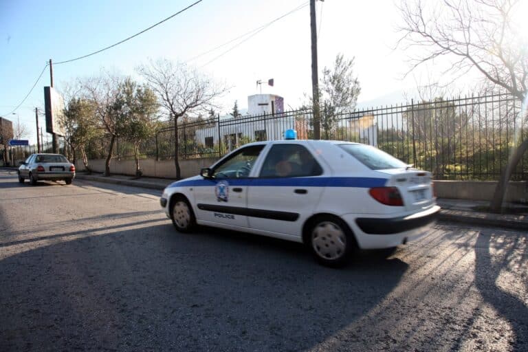 Σαν σήμερα 17 αστυνομικοί της διμοιρίας Α-524 δέχθηκαν επίθεση από μέλη της οργάνωσης «Επαναστατικός Αγώνας» (εικόνες)