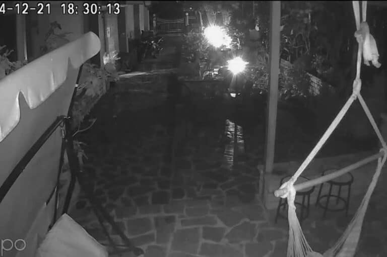 Αγρίνιο: Η στιγμή που χτυπά ο σεισμός σε εσωτερικούς και εξωτερικούς χώρους! (βίντεο)