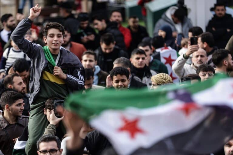 Η Ελλάδα «παγώνει» τα αιτήματα ασύλου από Σύρους πολίτες