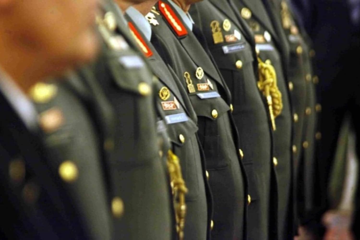 stratiotikos 3 12 24