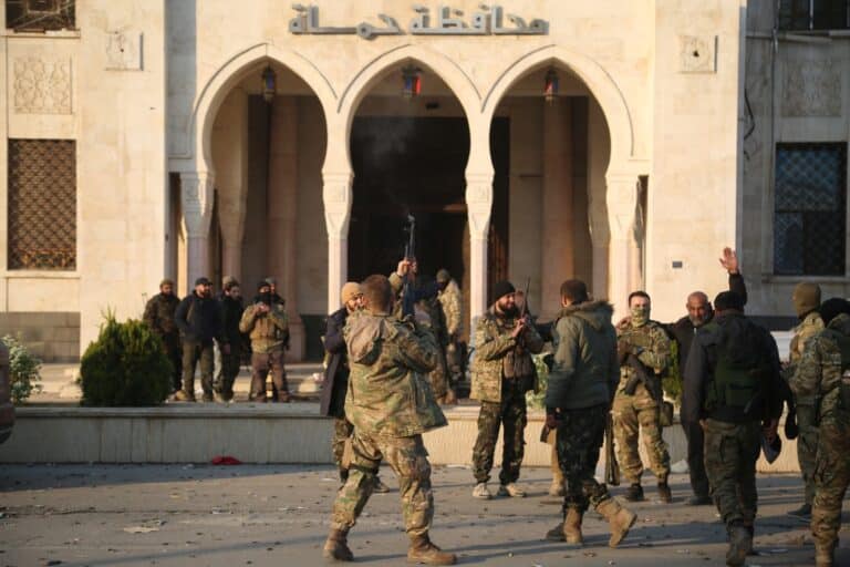 Συρία: Οι τζιχαντιστές πλησιάζουν τη Δαμασκό – Εκτοπίστηκαν πάνω από 370.000 άνθρωποι