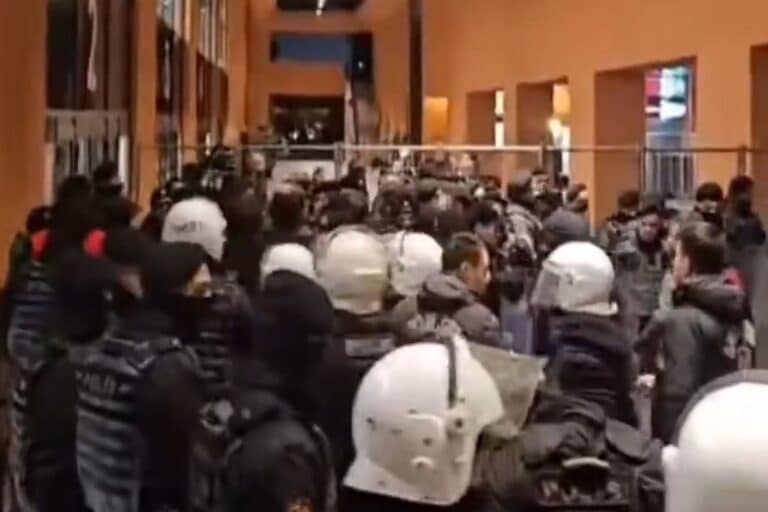 Κωνσταντινούπολη: Επεισόδια ανάμεσα σε οπαδούς του Παναθηναϊκού και αστυνομικούς – Στο νοσοκομείο ένας φίλαθλος! (βίντεο)