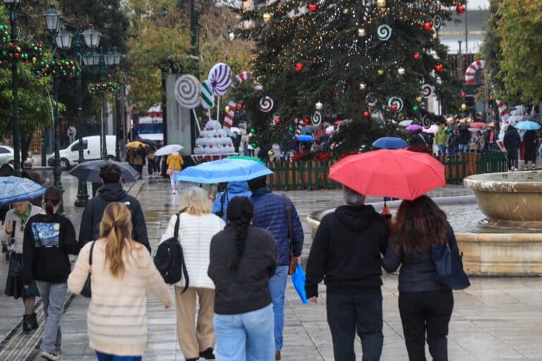 Καιρός: Έρχονται βροχές στην Αττική – Πού θα χιονίσει την Κυριακή