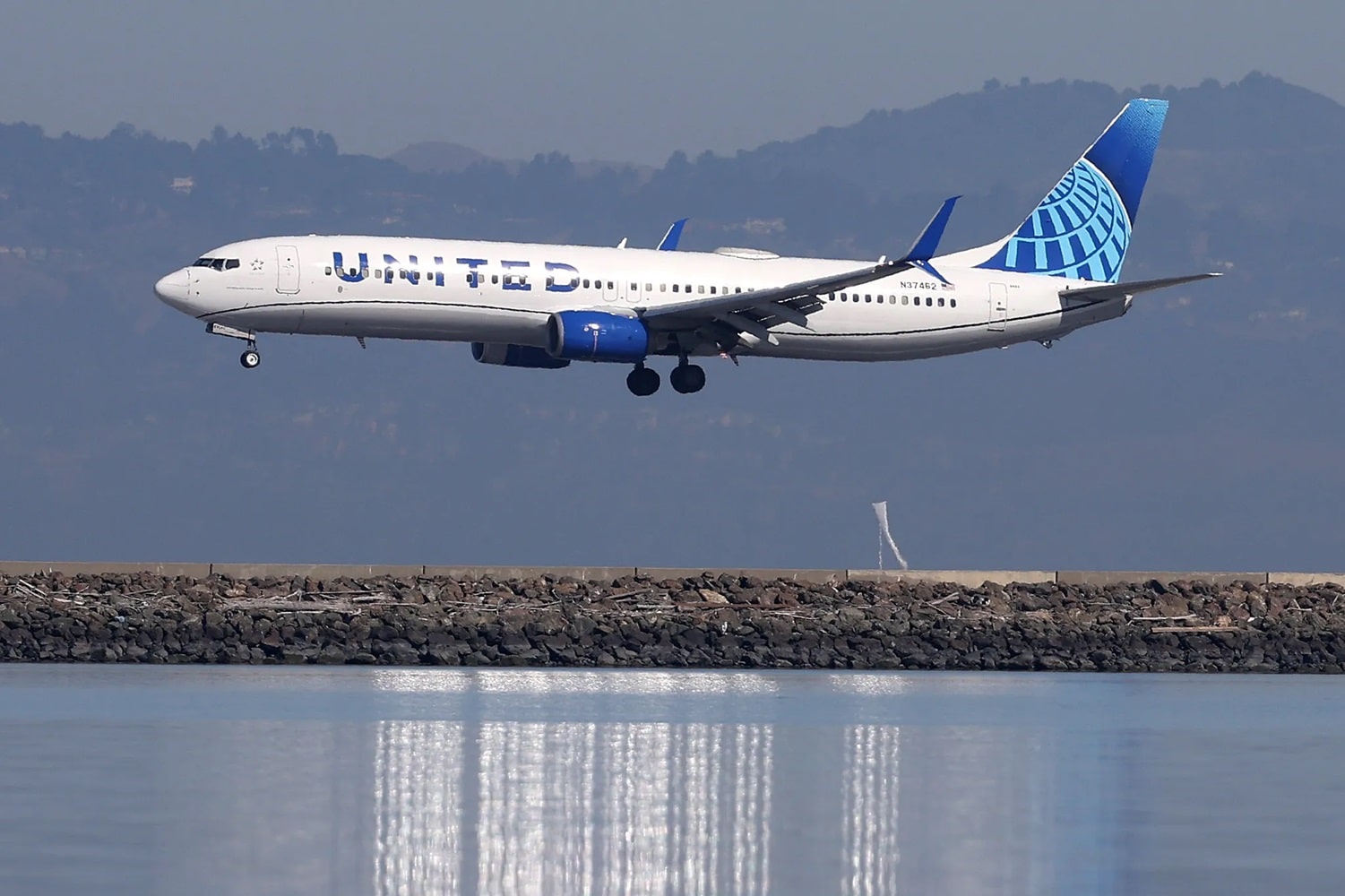 xavai united airlines