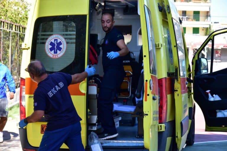 Χίος: Nεκρός 67χρονος μετά από σύγκρουση μοτοσικλετών έξω από το νοσοκομείο του νησιού