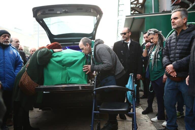 Μίμης Δομάζος: Η τελευταία στάση του «Στρατηγού» στο γήπεδο της Λεωφόρου (βίντεο)