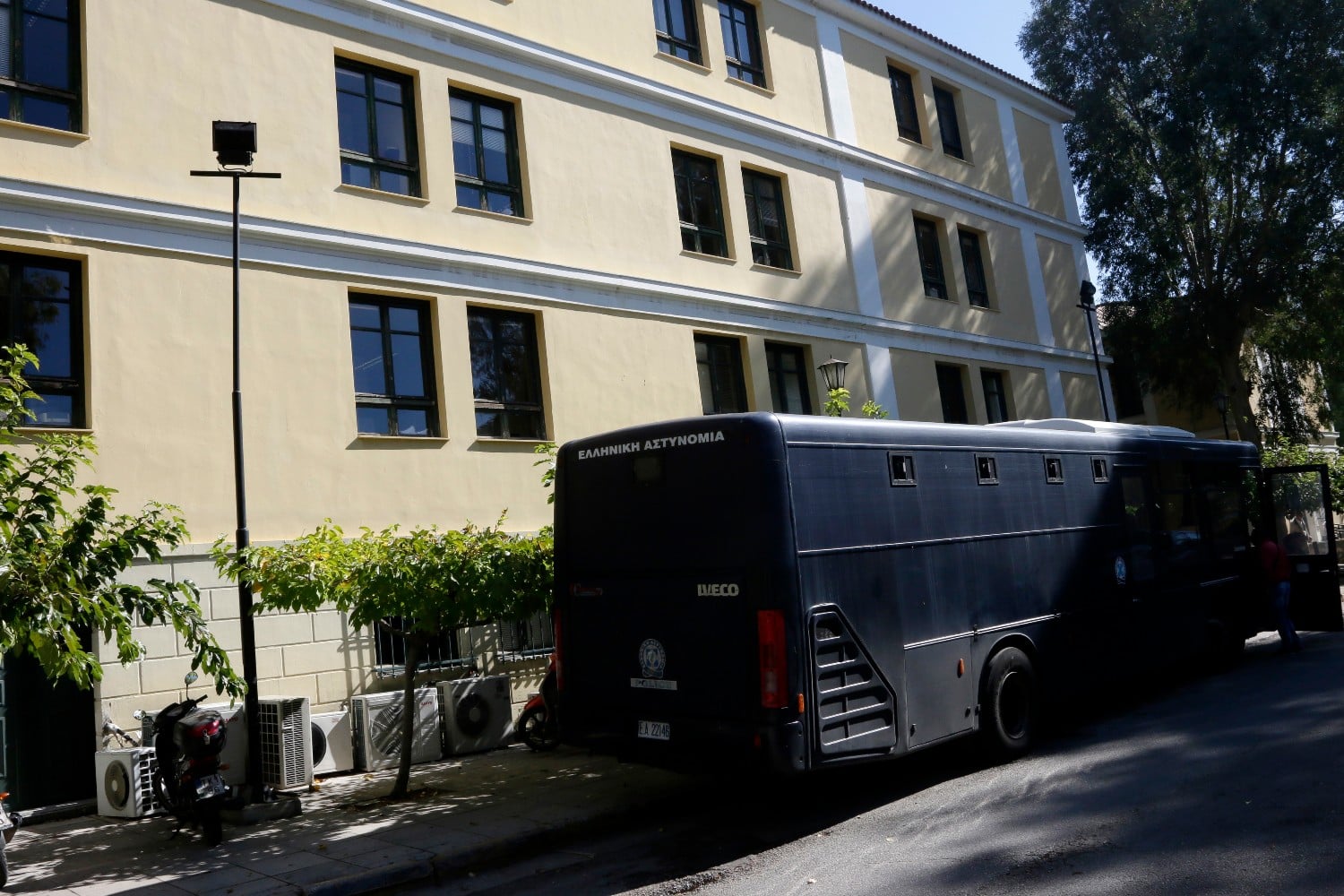 evelpidwn dikastiria 22 1 25