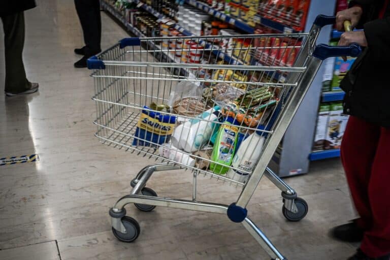 Βόλος: Συνελήφθη άνδρας που έκλεψε προϊόντα από σούπερ μάρκετ