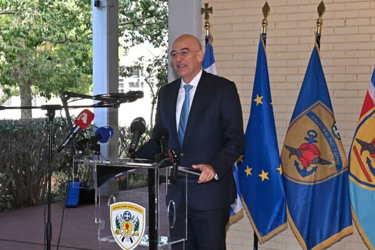 Αλεξανδρούπολη: Ο Στέφανος Δένδιας στην παρέλαση της 12ης Μεραρχίας – Η ανάρτηση του υπουργού Εθνικής Άμυνας για τον γιο του (εικόνα)