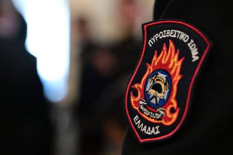 Κέρκυρα: Πυροσβέστες απεγκλώβισαν 13χρονη – Είχε σφηνώσει σε βρεφική κούνια