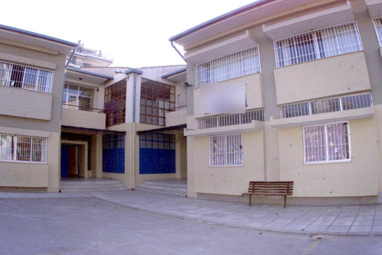 Ηράκλειο: Ανήλικος προσπάθησε να πουλήσει αεροβόλο όπλο σε συμμαθητή του εντός σχολείου (βίντεο)