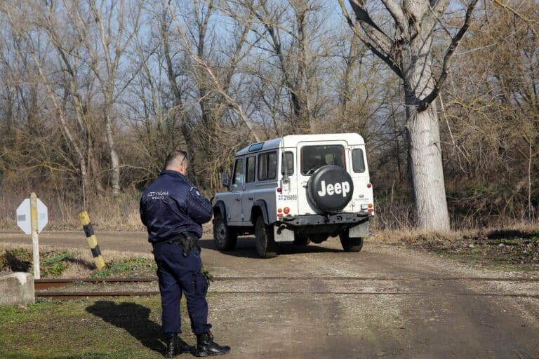 Αποκλειστικό «L&O»: Εντολή μετακίνησης 125 συνοριακών από τα νησιά στη Μαλακάσα – Σε Έβρο και Θεσσαλονίκη μεταφέρονται μετανάστες