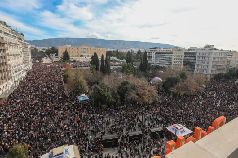 Απεργία 28/2 για τα Τέμπη: «Παραλύει» η χώρα την Παρασκευή – Τι ισχύει με τα ΜΜΜ, ποιοι συμμετέχουν