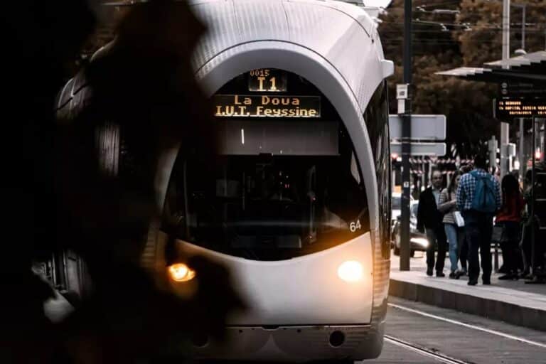 Συγκρούστηκαν τραμ στη Γαλλία – Αναφορές για δεκάδες τραυματίες (βίντεο)