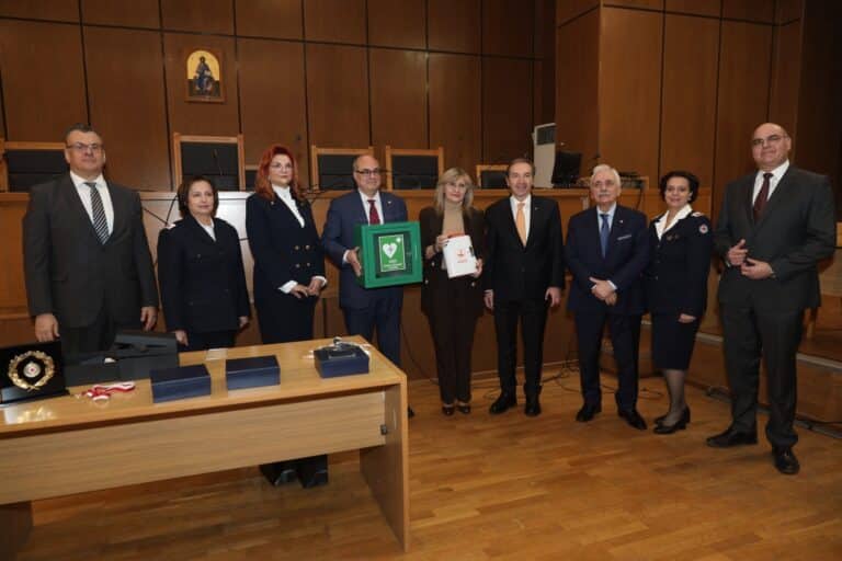 Βραβεύτηκαν δικαστικοί υπάλληλοι που έσωσαν τη ζωή ενός πολίτη στο Εφετείο