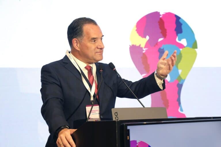 Άδωνις Γεωργιάδης: Δεν κινδυνεύει η ζωή των τριών από την πτώση του ελικοπτέρου