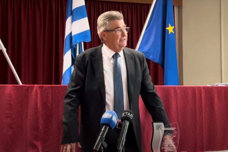 Απερχόμενος Διοικητής της ΕΛ.ΑΣ. εξέφρασε την απογοήτευσή του – Δεν παρέλαβε το αναμνηστικό βραβείο (βίντεο)